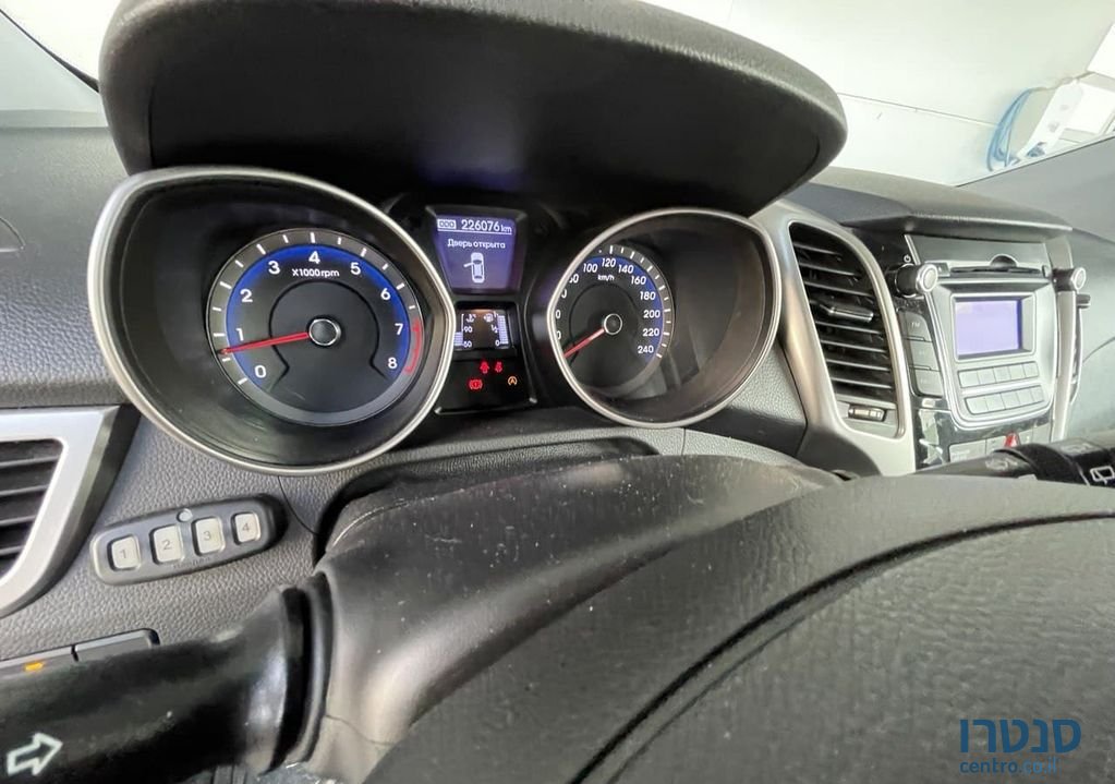 2013' Hyundai i30 יונדאי photo #3