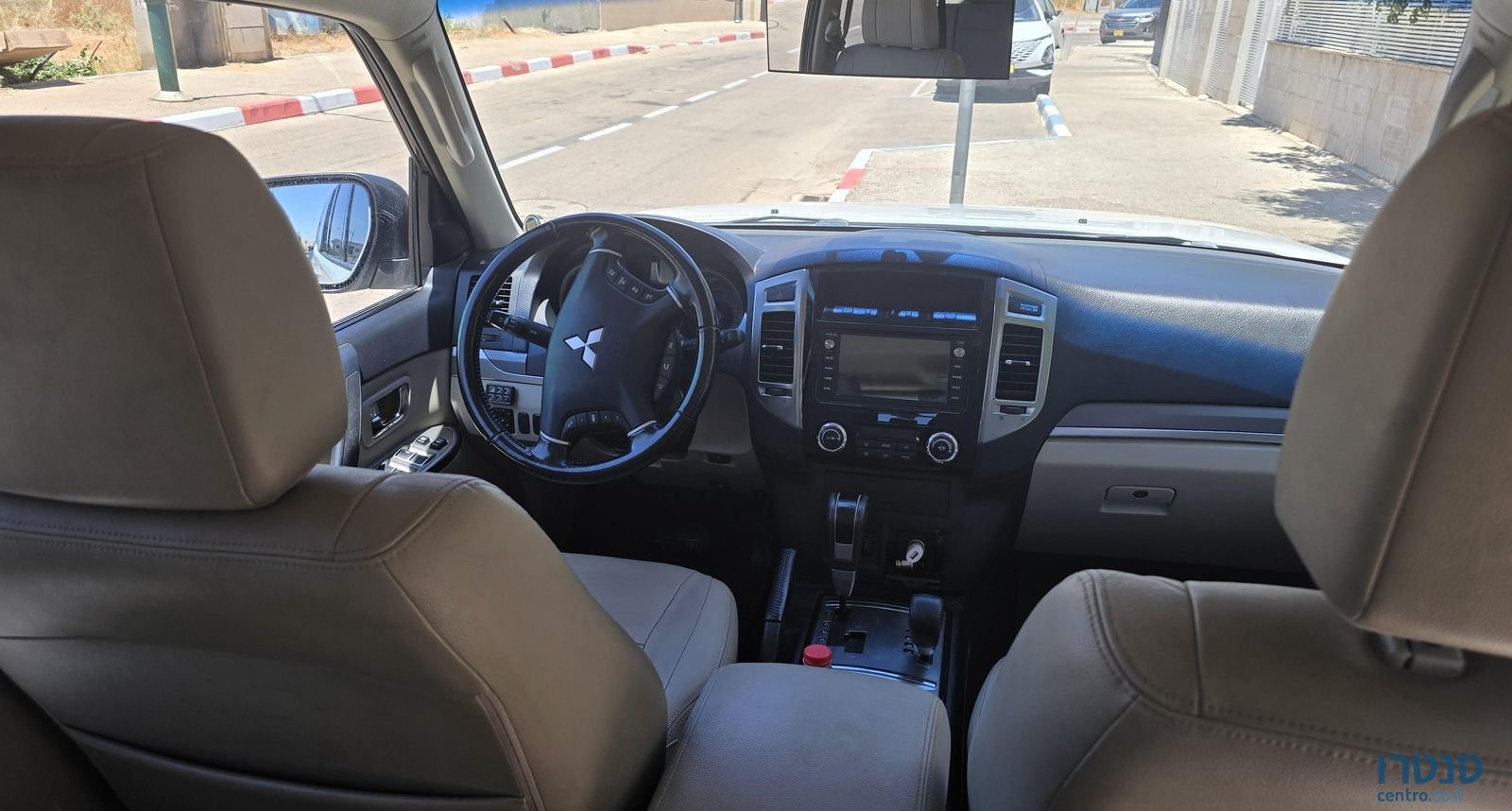 2017' Mitsubishi Pajero מיצובישי פג'רו photo #4