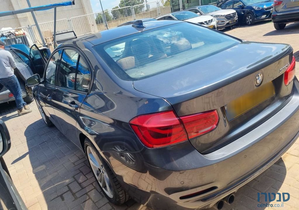 2017' BMW 3 Series ב.מ.וו סדרה 3 photo #2