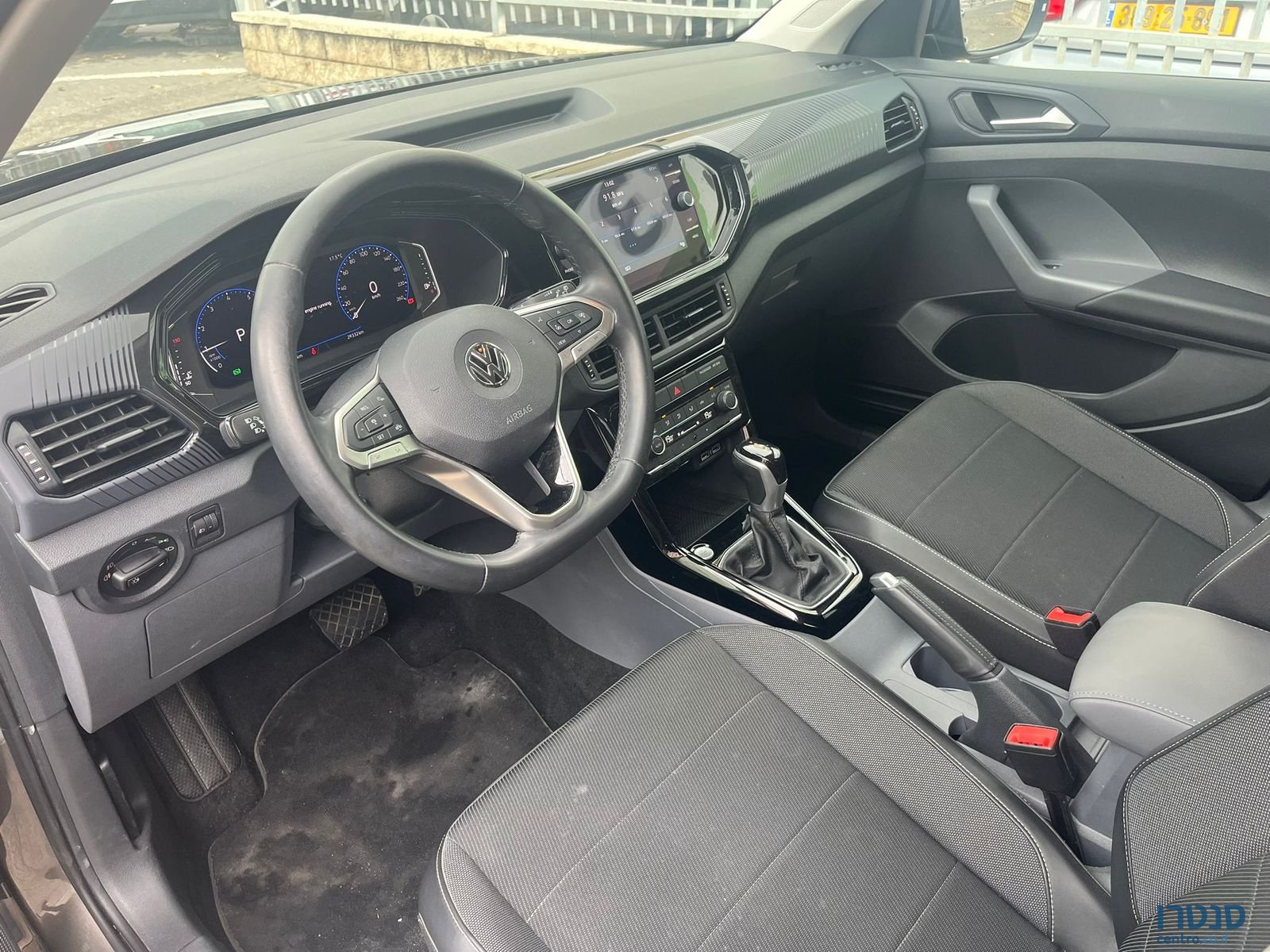 2021' Volkswagen T-Cross photo #2