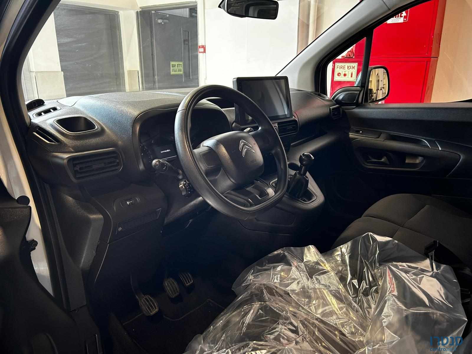 2021' Citroen Berlingo photo #5