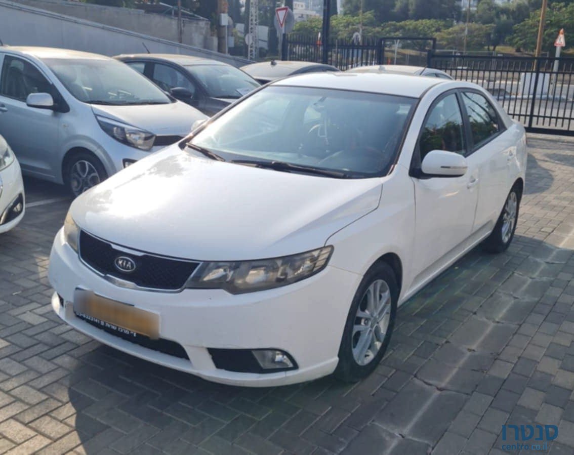 2011' Kia Forte photo #1