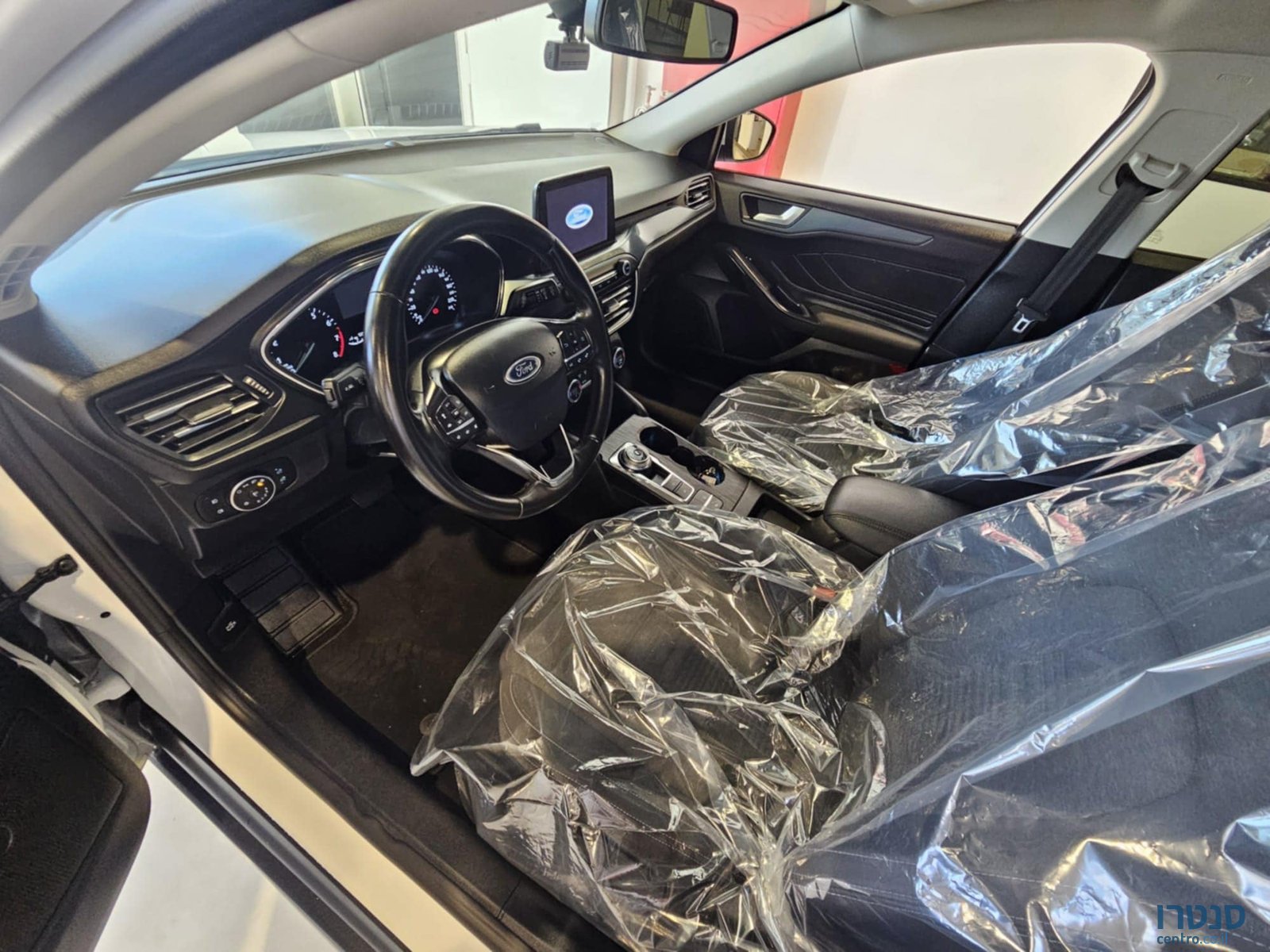 2022' Ford Focus photo #5