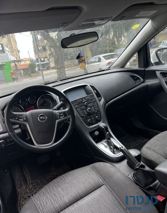 2012' Opel Astra אופל אסטרה photo #2