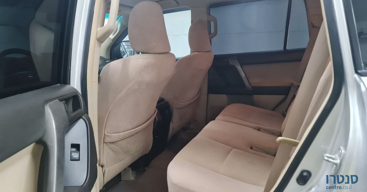 2010' Toyota Land Cruiser טויוטה לנד קרוזר photo #5