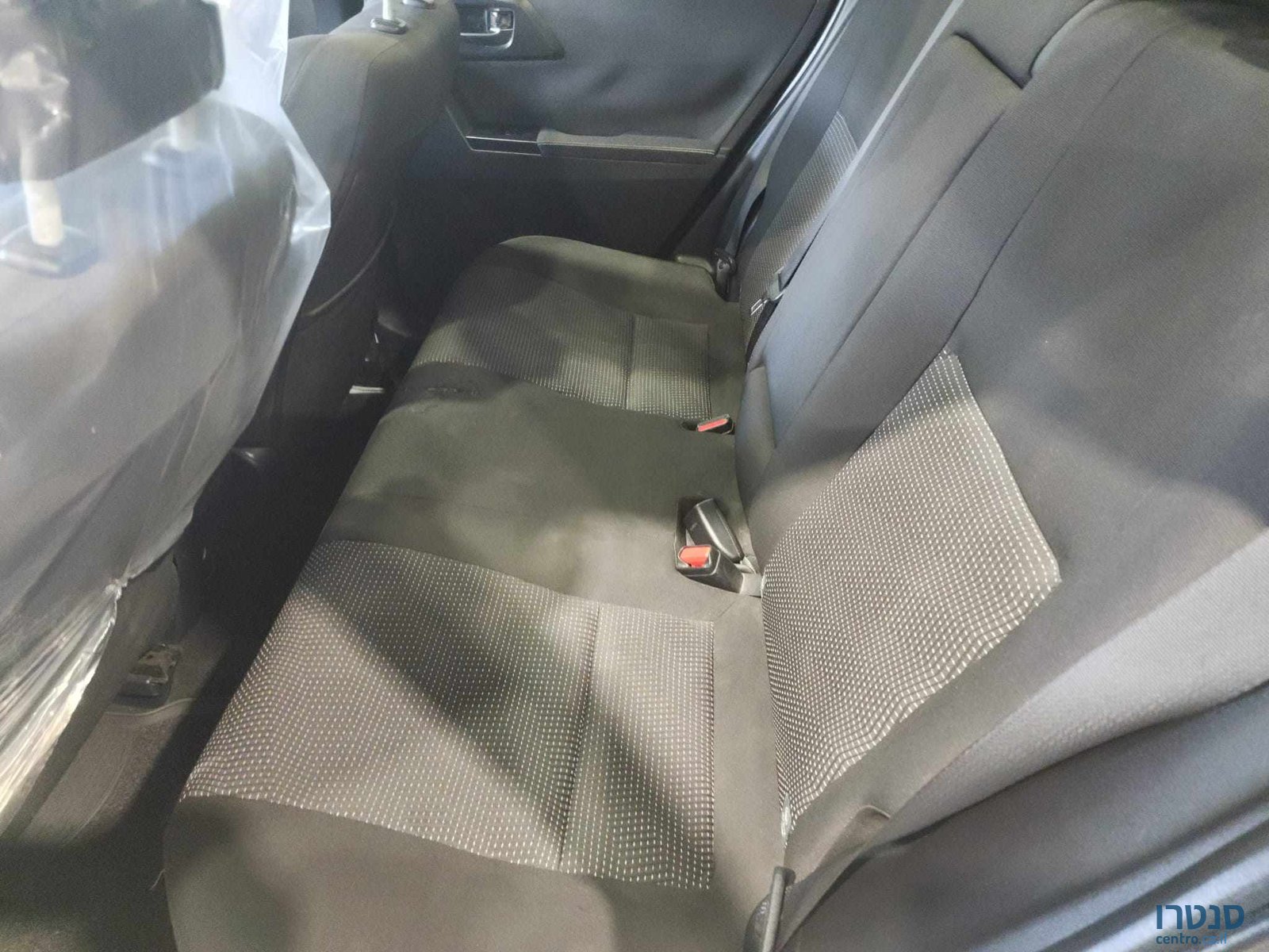 2014' Toyota Auris photo #6