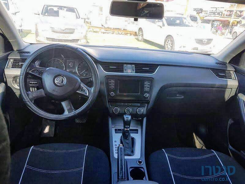 2014' Skoda Octavia photo #3