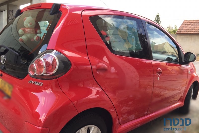 2012' Toyota Aygo photo #3