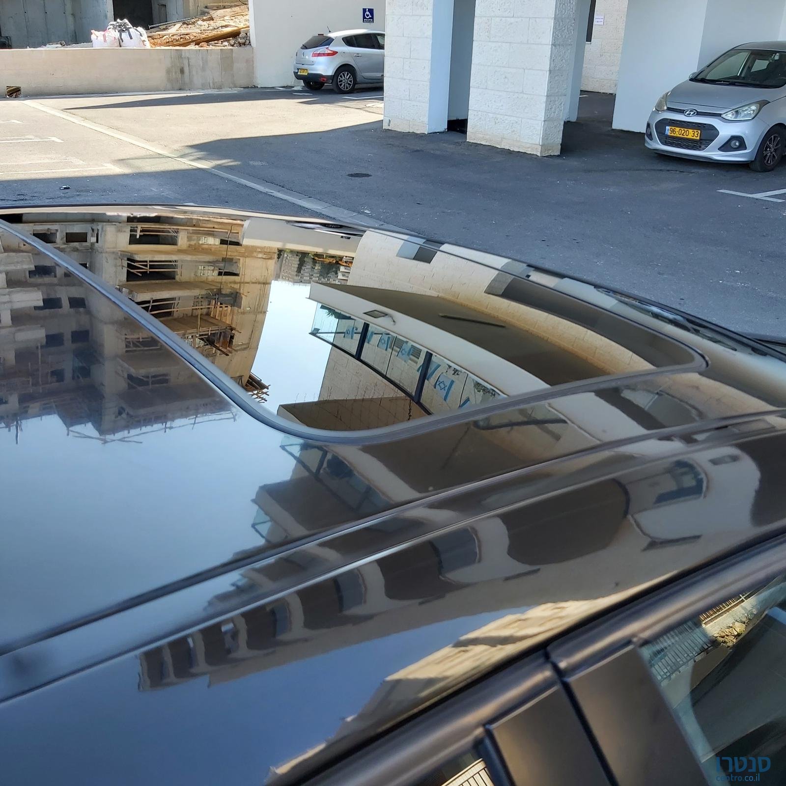 2011' BMW 118 photo #1