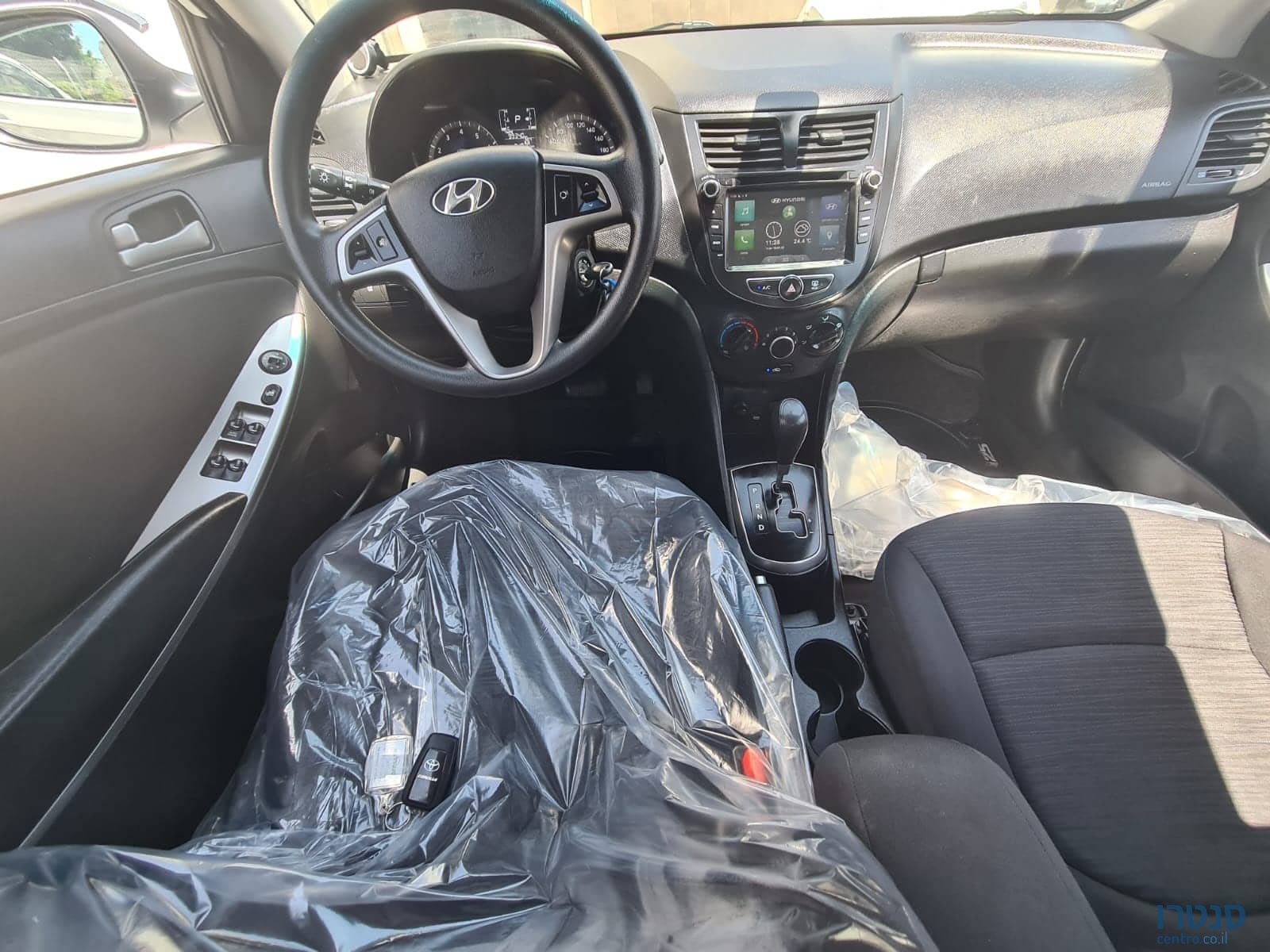 2017' Hyundai i25 photo #4