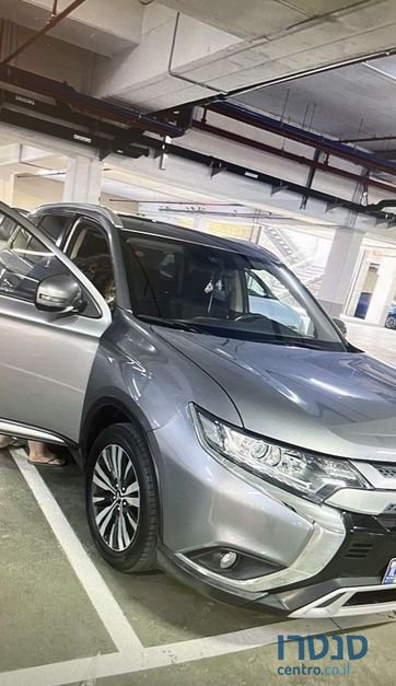 2019' Mitsubishi Outlander מיצובישי אאוטלנדר photo #2