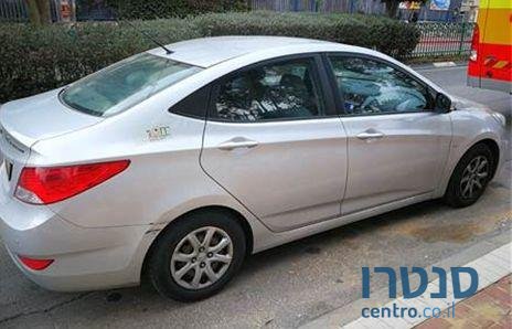 2012' Hyundai i25 יונדאי photo #2