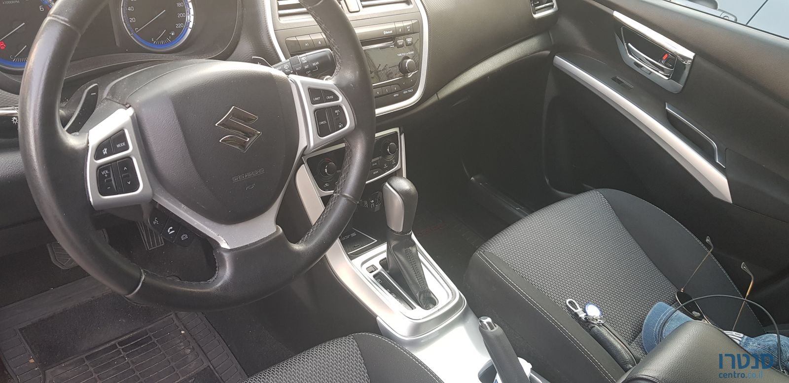 2015' Suzuki SX4 Krossover photo #4