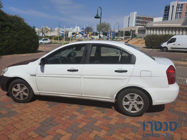 2011' Hyundai Accent photo #1