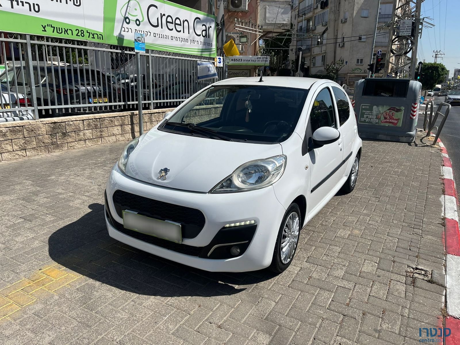 2015' Peugeot 107 photo #2