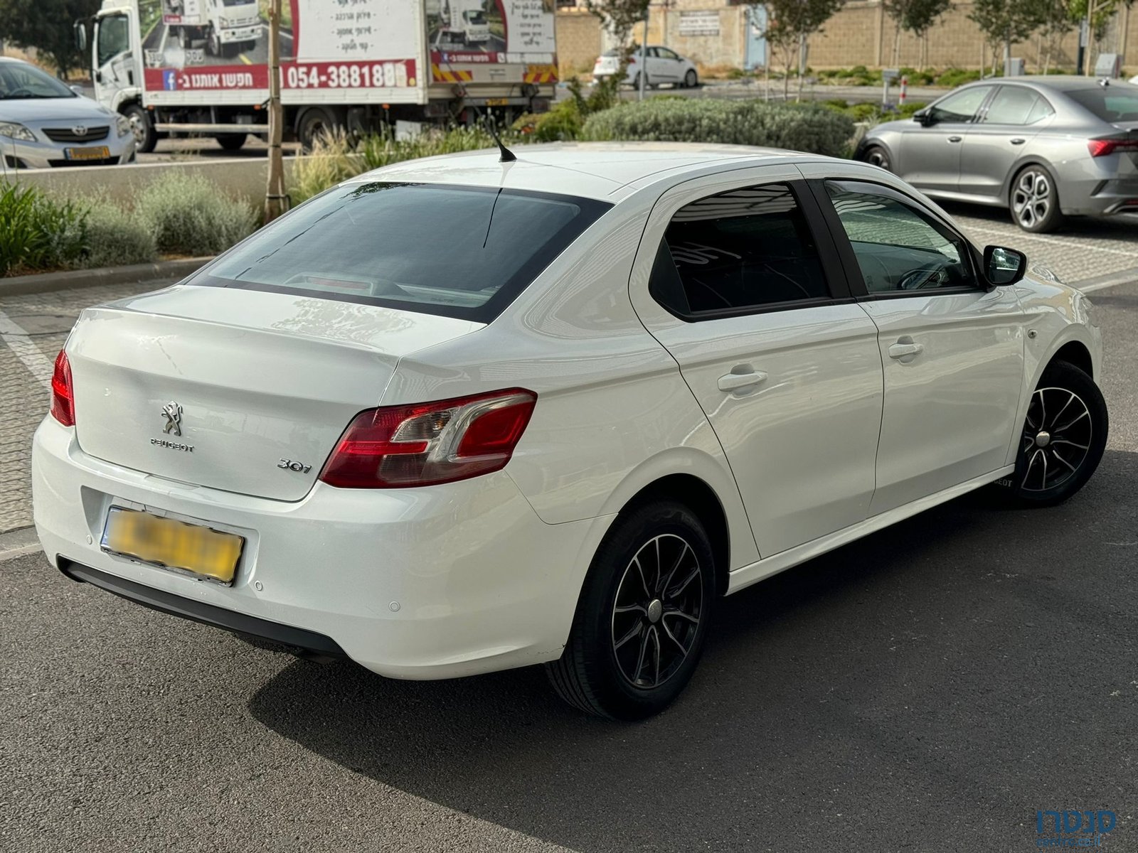 2017' Peugeot 301 photo #3