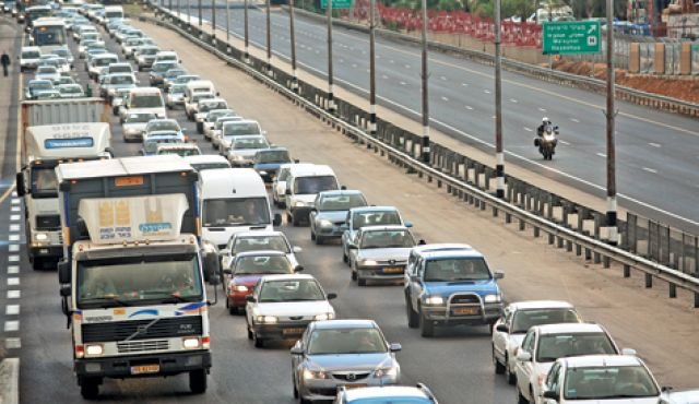 Министерство транспорта: скорость грузовиков будет ограничена до 85 км/ч