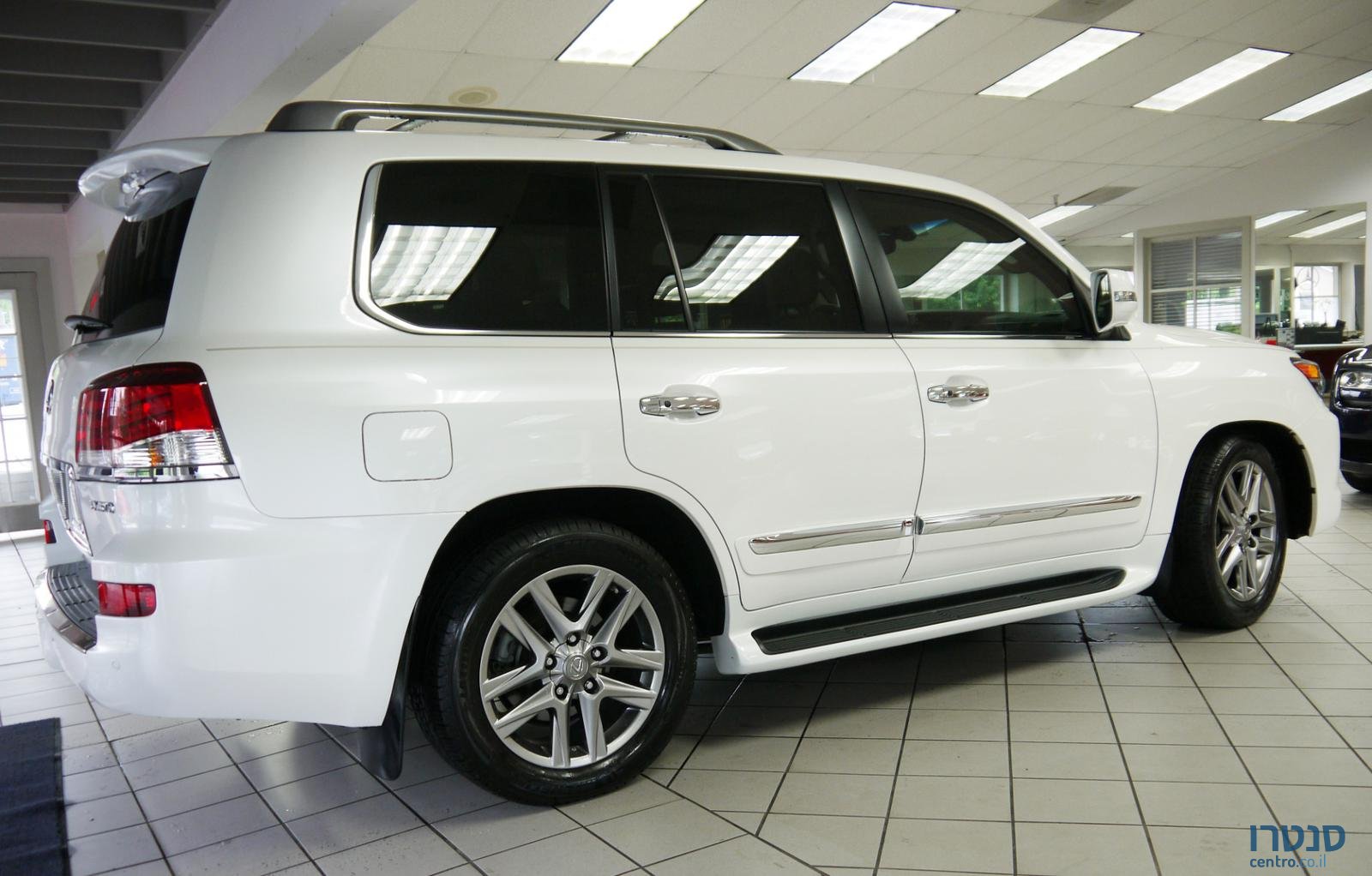 2015' Lexus LX LX 570 photo #2
