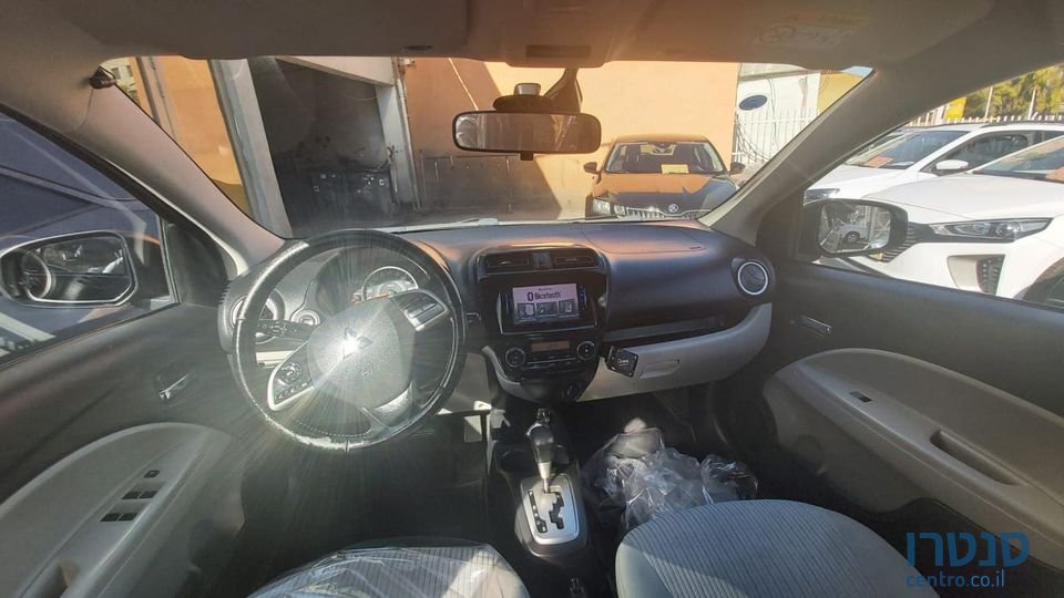 2015' Mitsubishi Attrage photo #3