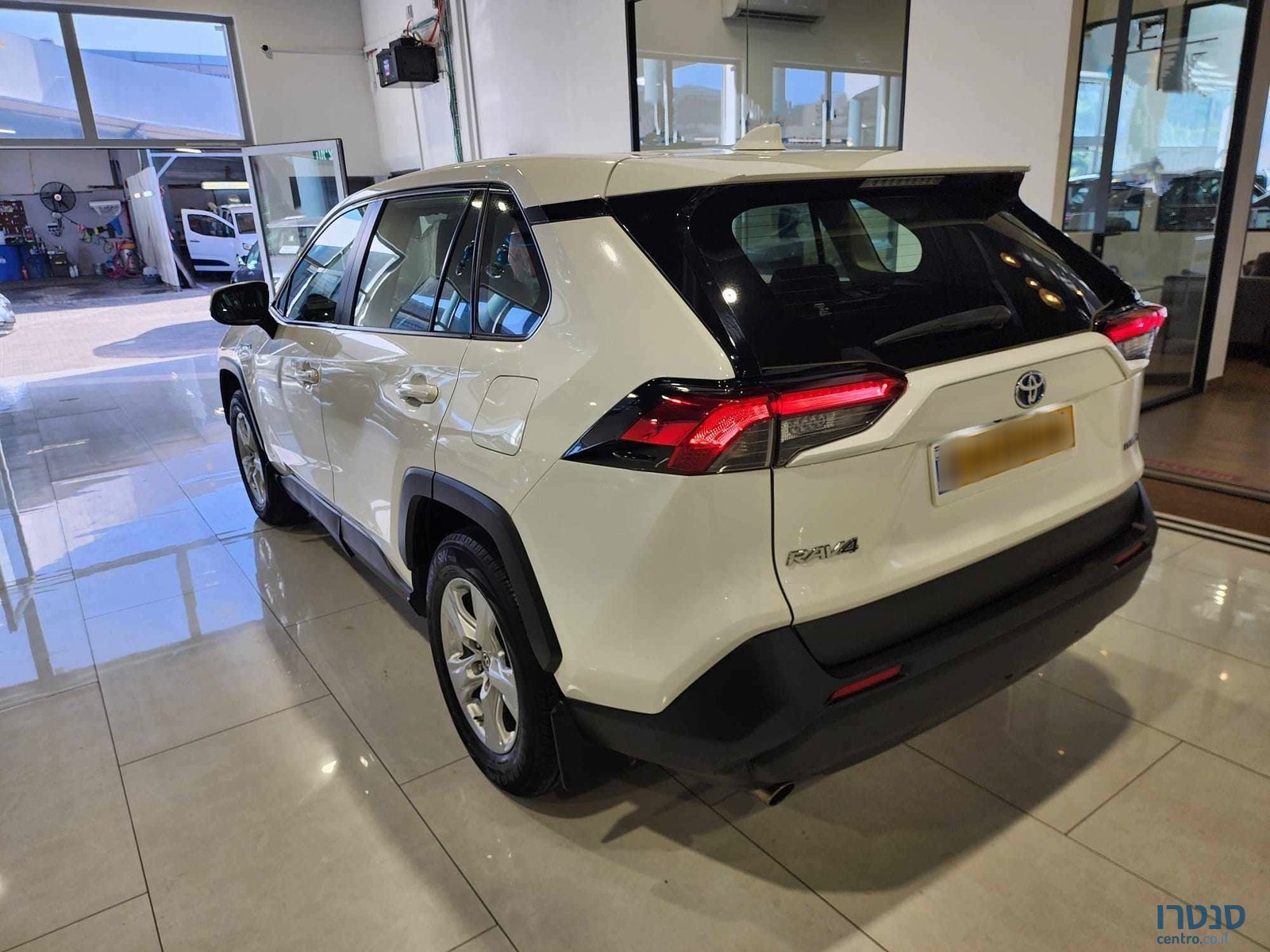 2021' Toyota RAV4 photo #4