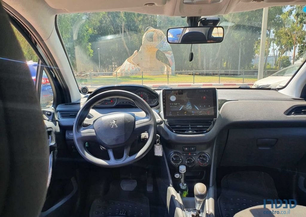 2017' Peugeot 208 פיג'ו photo #5