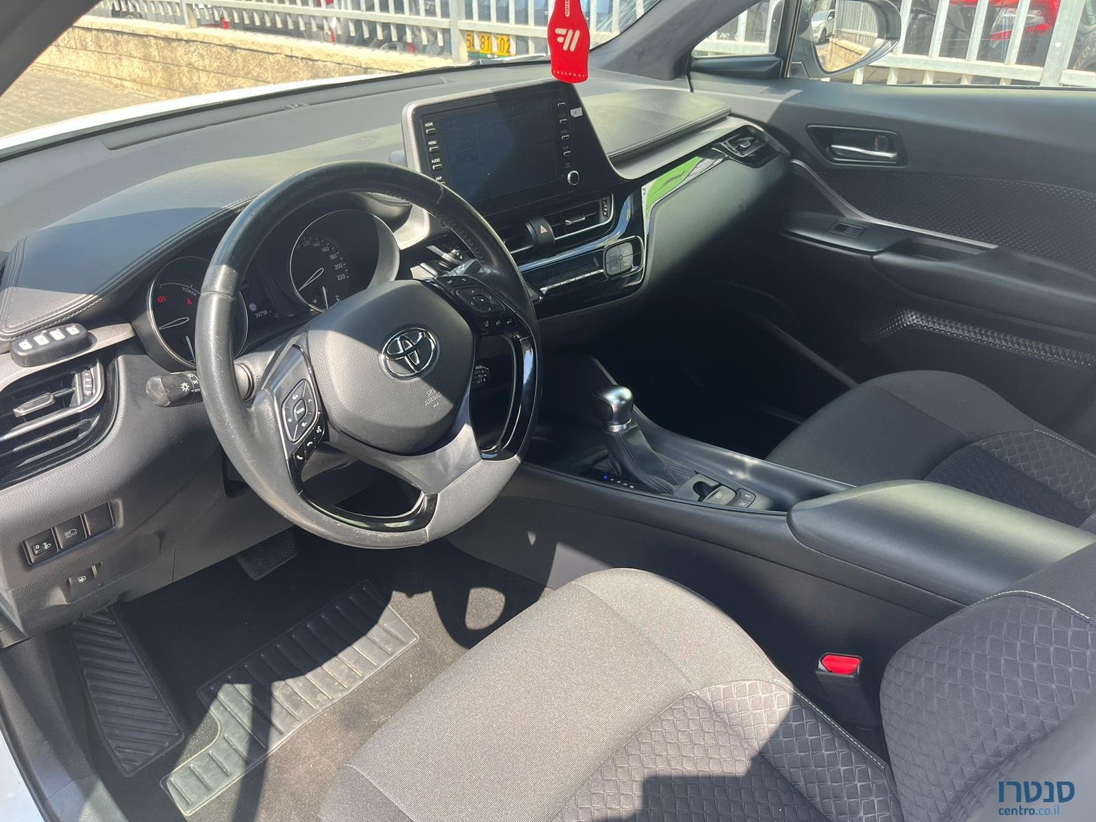 2021' Toyota C-HR photo #4