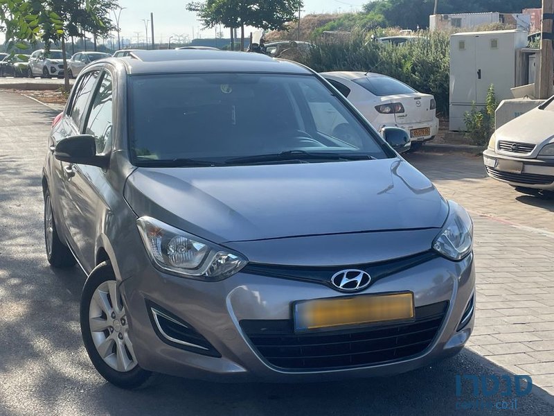 2013' Hyundai i20 יונדאי photo #2