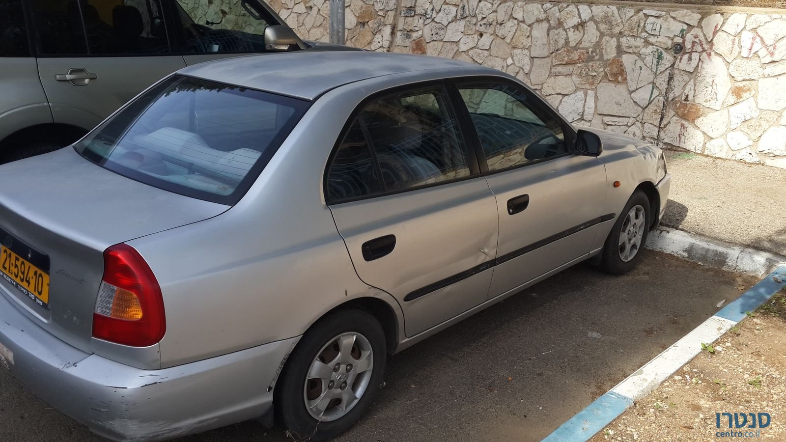 2001' Hyundai Accent photo #1