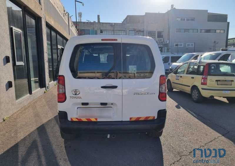 2021' Toyota Prius טויוטה פרואייס photo #4