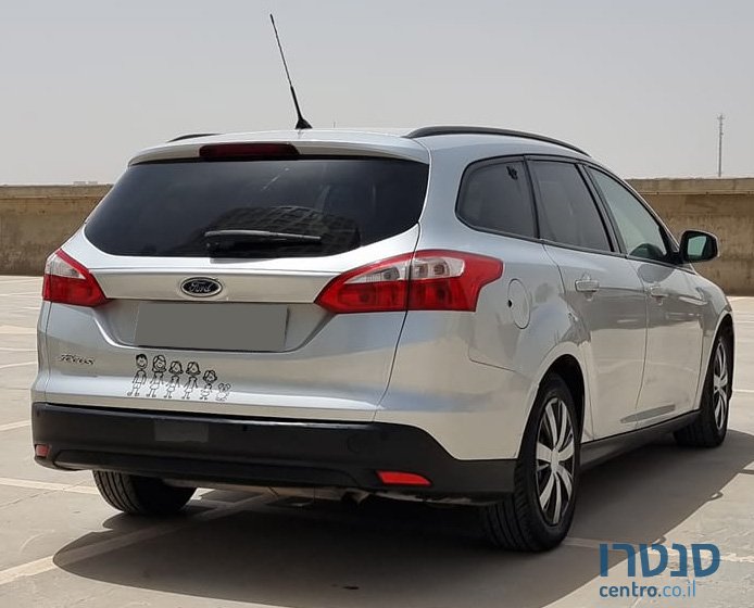 2013' Ford Focus photo #2