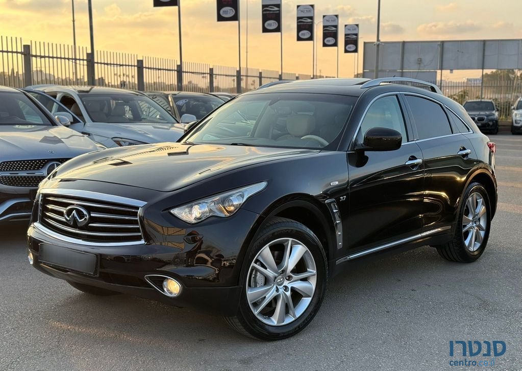 2016' Infiniti QX70 אינפיניטי photo #1