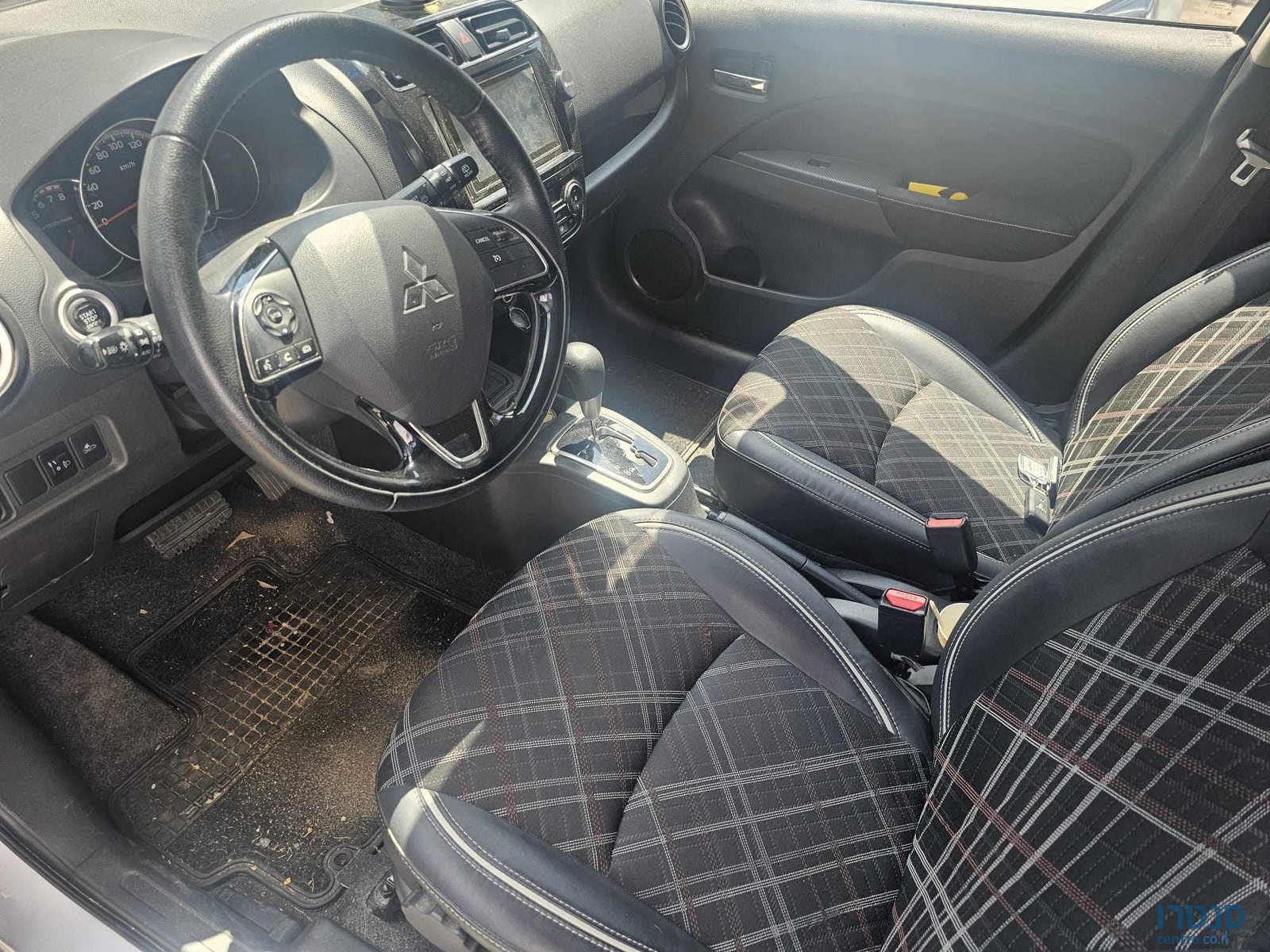 2022' Mitsubishi Space Star photo #3