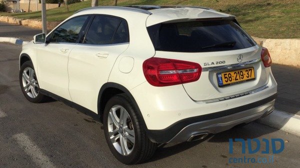 2016' Mercedes-Benz GLA-Class photo #2