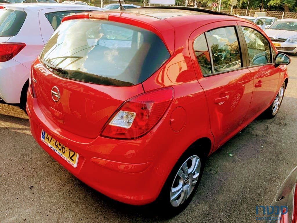 2013' Opel Corsa photo #2