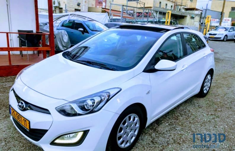 2014' Hyundai i30 photo #1