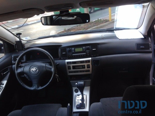 2004' Toyota Corolla photo #3