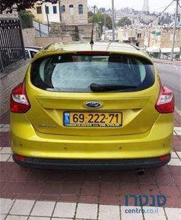 2011' Ford Focus 4/5 דלת' 2000 photo #1