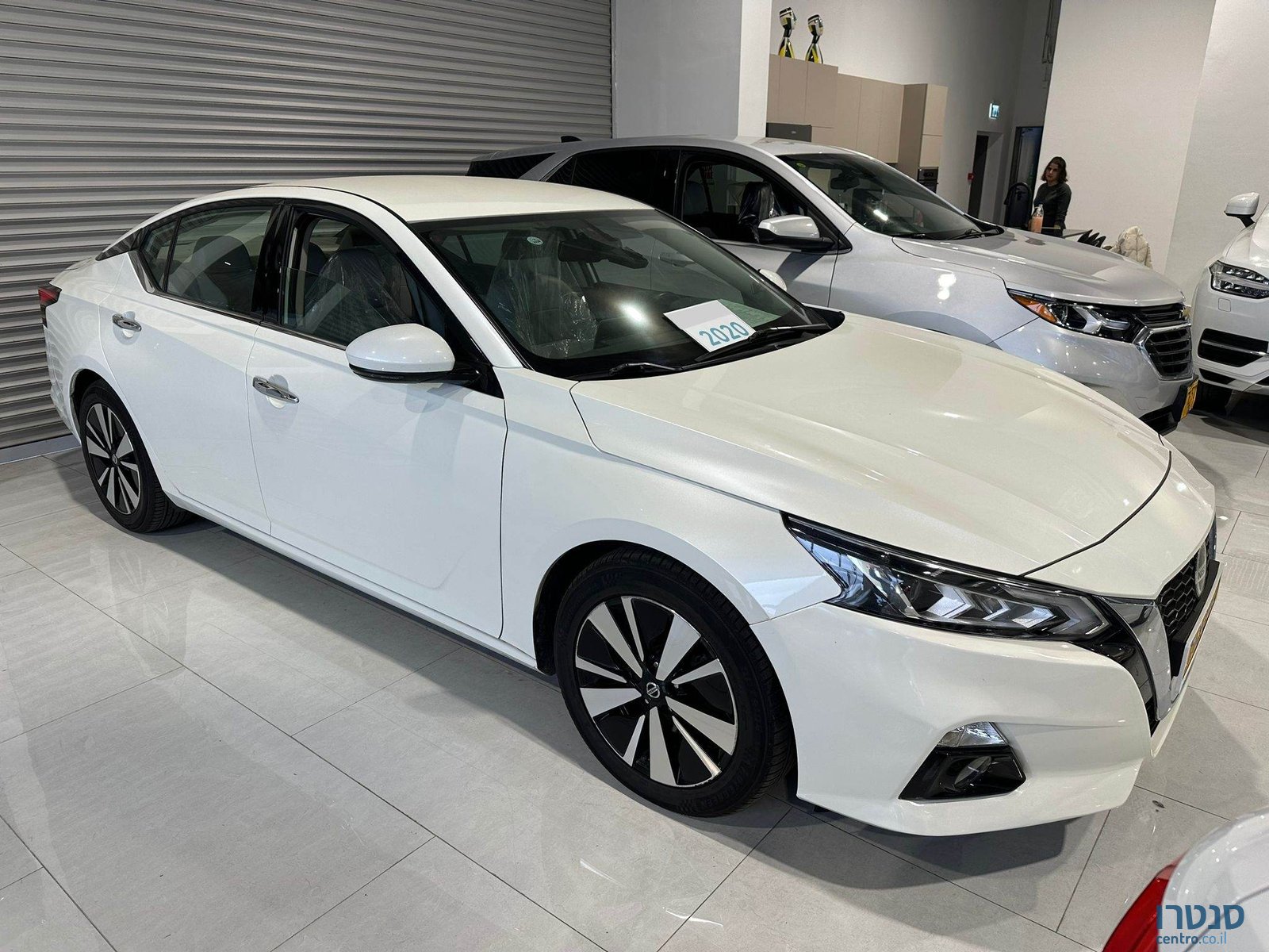 2020' Nissan Altima SV photo #2