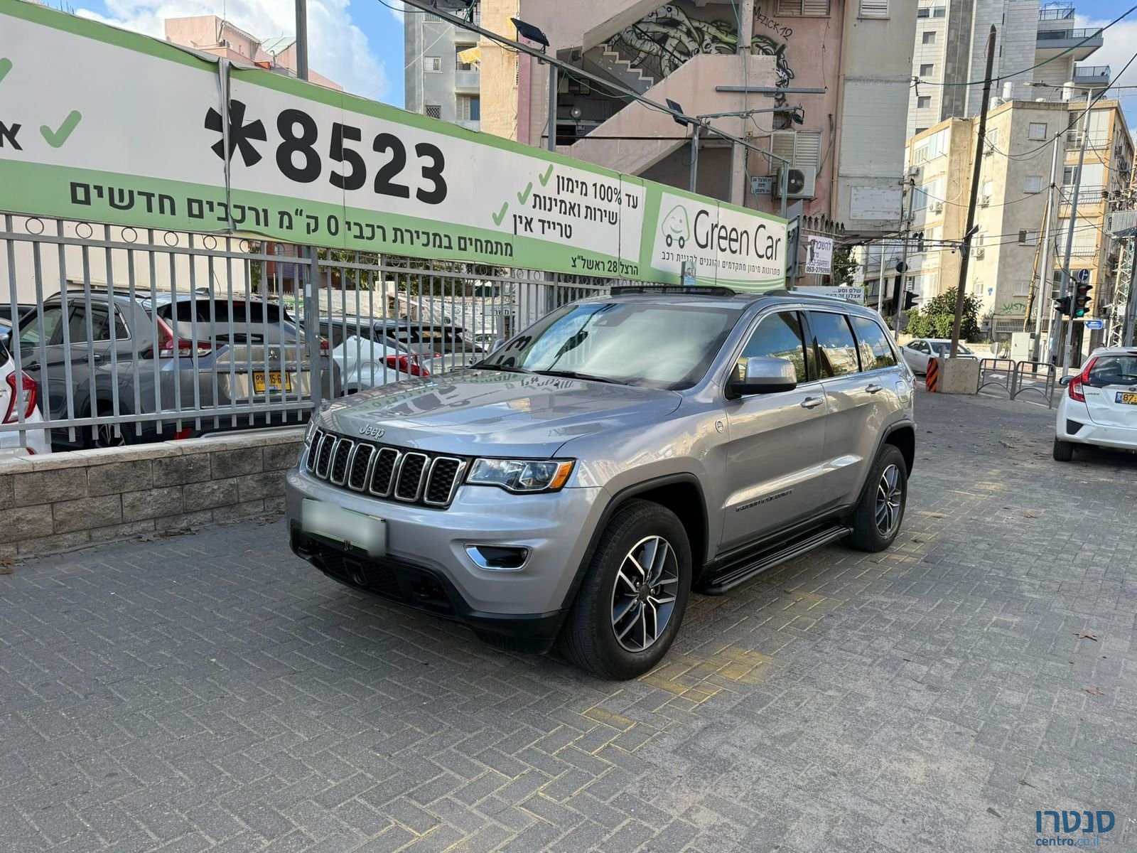 2022' Jeep Grand Cherokee photo #1