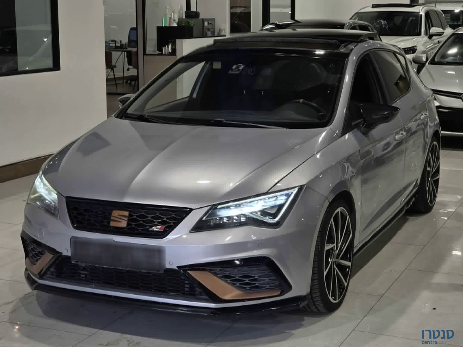 2017' SEAT Leon photo #1