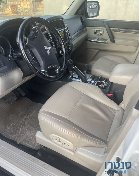 2017' Mitsubishi Pajero מיצובישי פג'רו photo #6