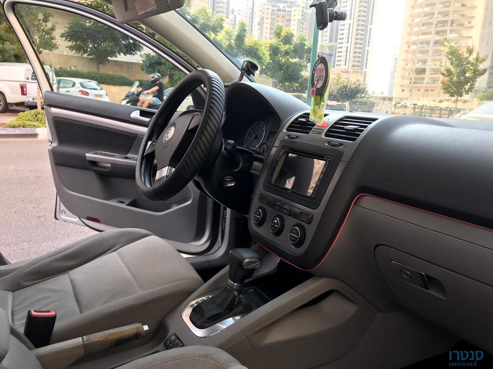 2006' Volkswagen Golf photo #6