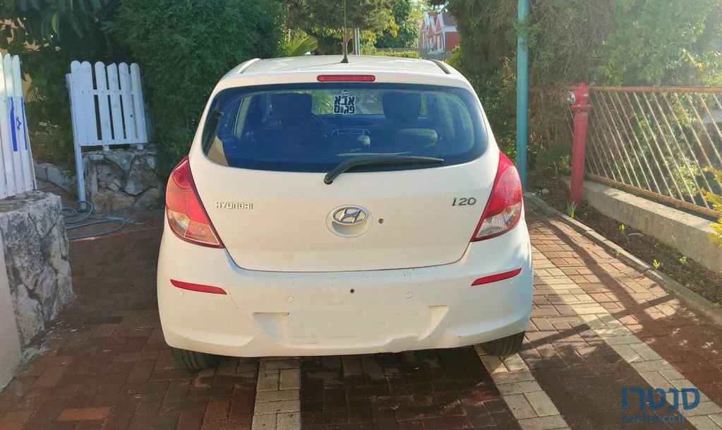 2014' Hyundai i20 יונדאי photo #2