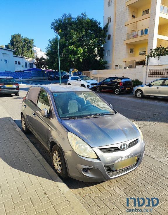 2011' Hyundai i20 יונדאי photo #3