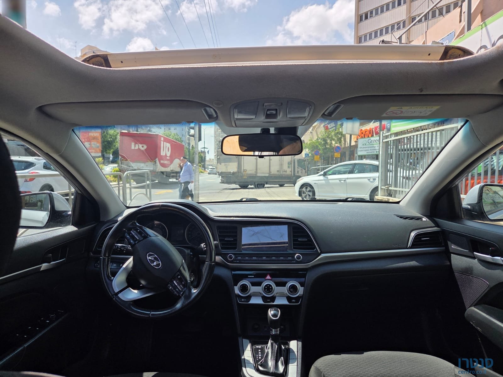 2020' Hyundai Elantra photo #3