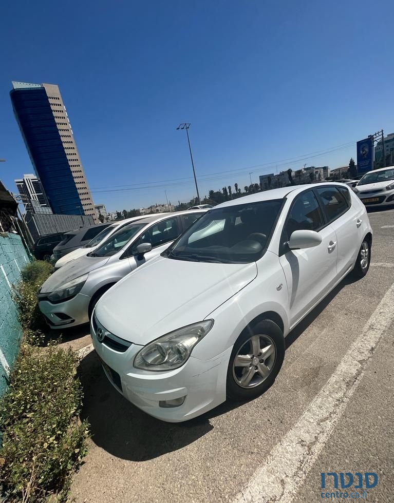 2008' Hyundai i30 יונדאי photo #6