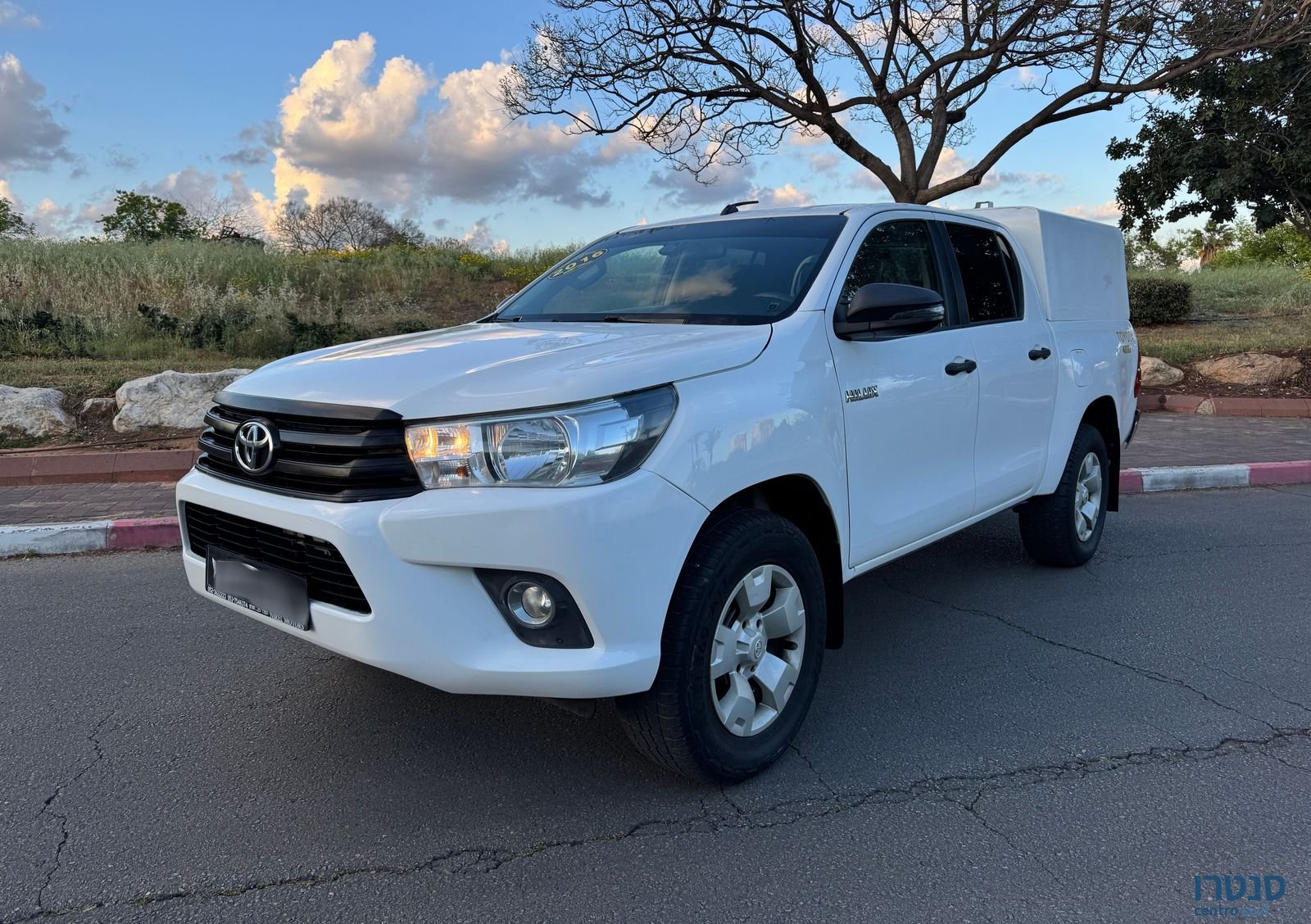 2016' Toyota Hilux טויוטה היילקס photo #2