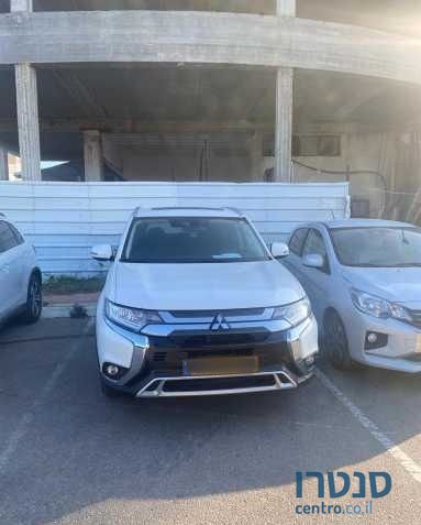 2020' Mitsubishi Outlander מיצובישי אאוטלנדר photo #1