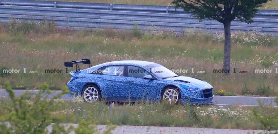 Hyundai Elantra Race Car Spied With Blue Camouflage