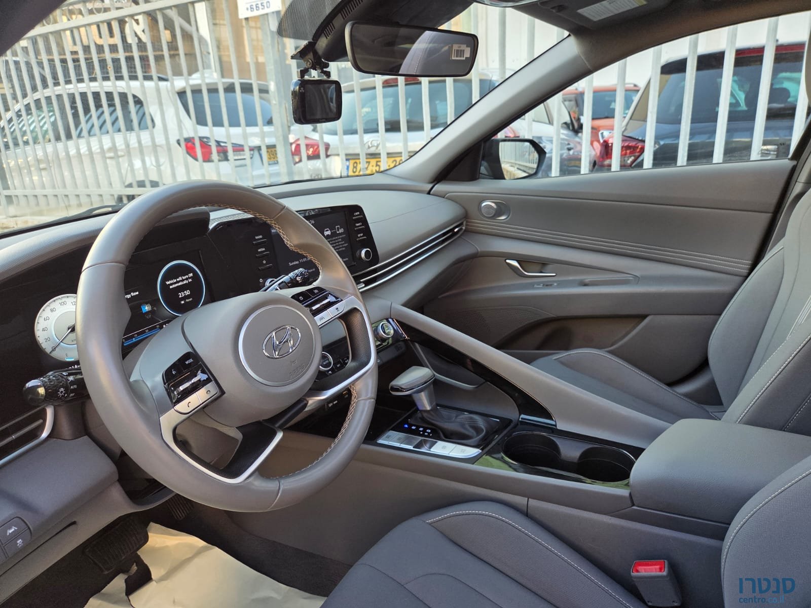 2022' Hyundai Elantra photo #3